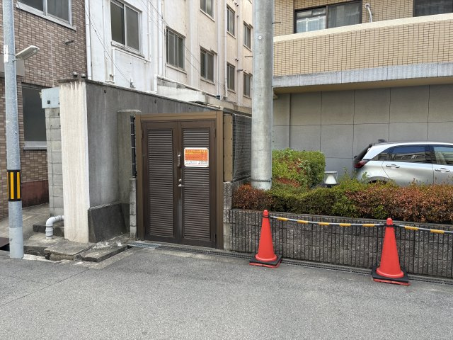 センチュリー十三のエントランス