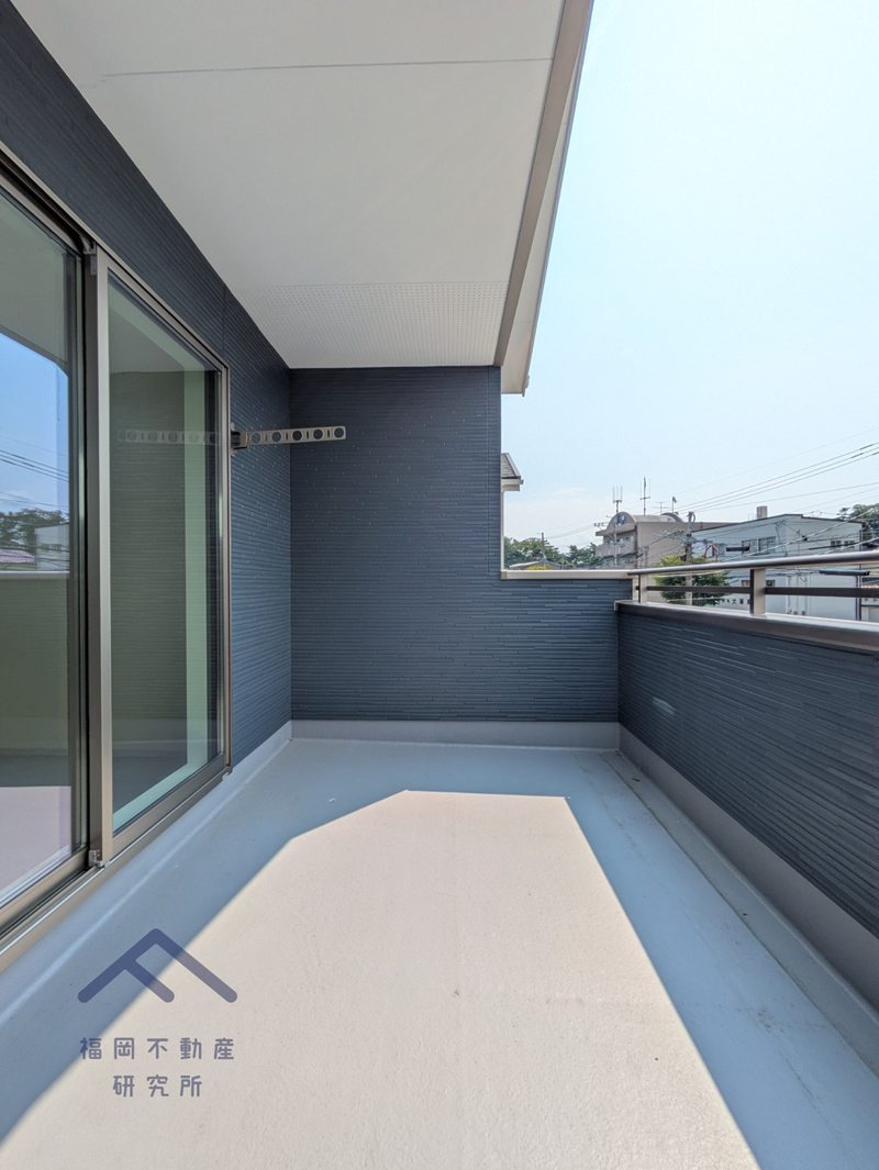 春日市松ヶ丘３丁目　戸建てのバルコニー