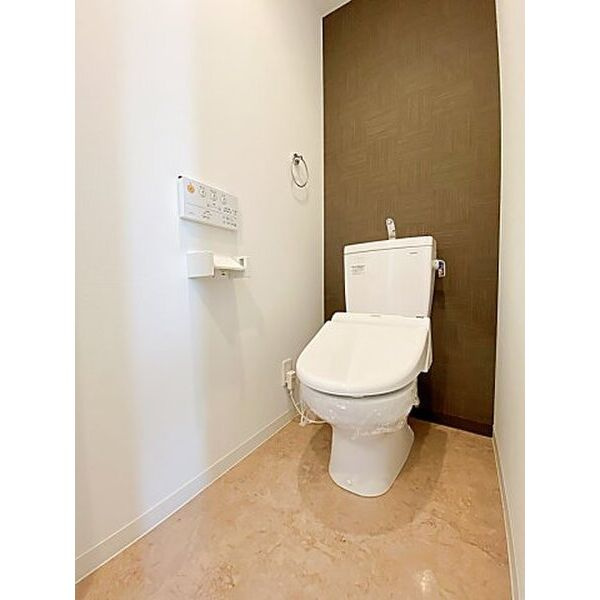 名古屋市西区新道１丁目の賃貸マンションのトイレ