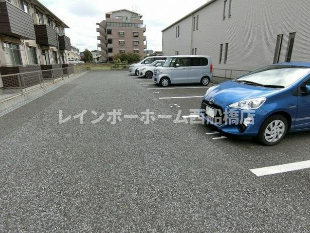 インペリアルⅡの駐車場