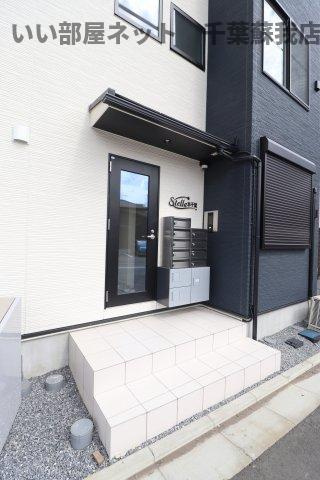Stella本千葉のエントランス|安心オートロック付き！