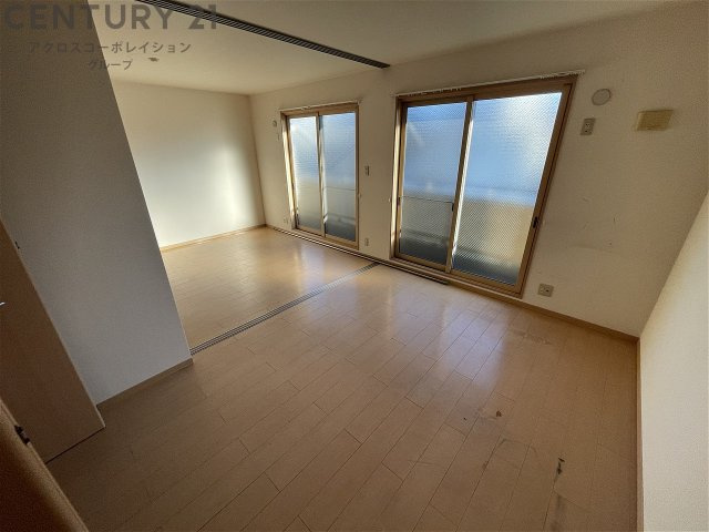２面採光の明るいお部屋です。