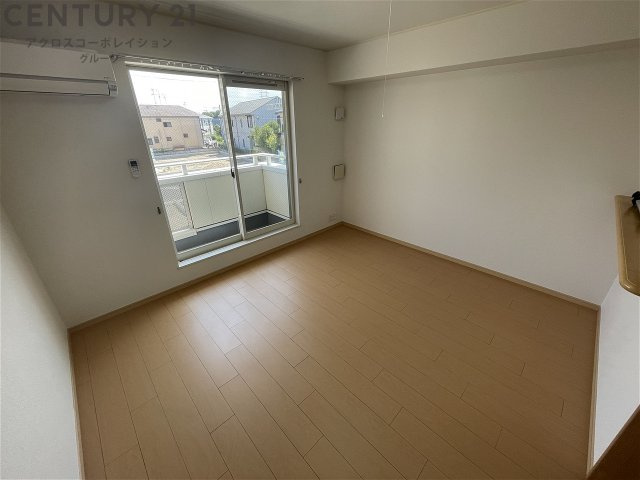 エアコン付き10帖のリビングです♪