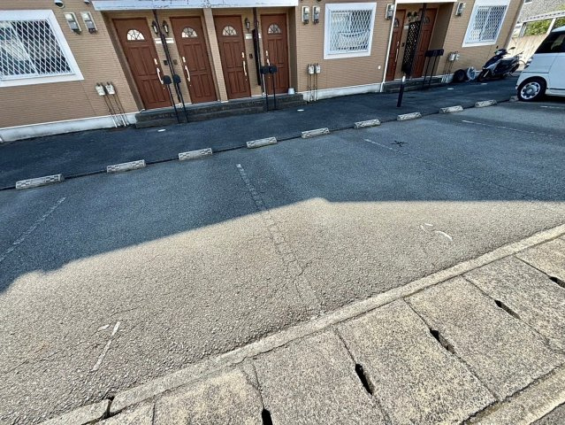 サニーパークの駐車場