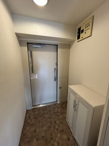 新松戸ファミールハイツの玄関
