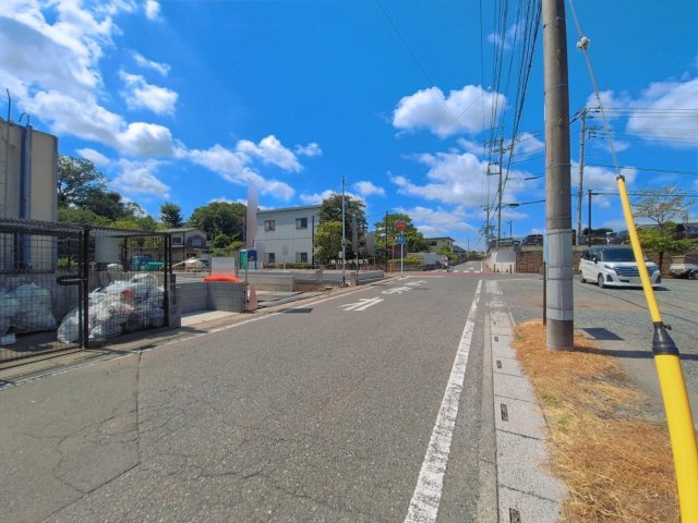ふじみ野市大井２丁目の新築一戸建の前面道路含む現地写真