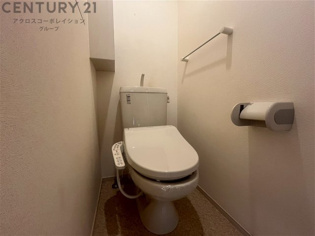 温水洗浄便座付きのトイレです♪