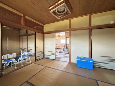 【和室】 | 恵比須町売家 | 日当たり良好で明るい和室。現況渡しだから叶うお手頃価格
