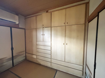 【収納】 | 恵比須町売家 | 住空間を広く使える豊富な収納！現況渡しでお手頃価格を実現