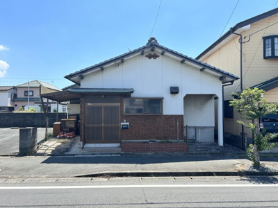 【外観】 | 恵比須町売家 | 前面道路が広く快適な住環境。手の届く価格が魅力の平家