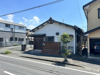 【外観】 | 恵比須町売家 | 現況渡しだから実現したお手頃価格！前道ゆったりの平家