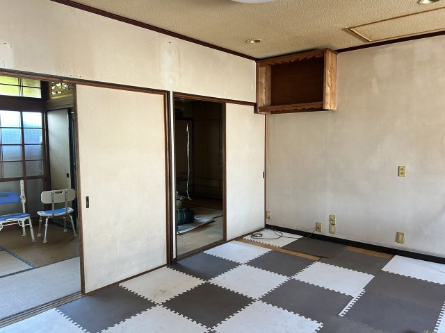 【居間・リビング】 | 恵比須町売家 | 家族が集う明るいLDK。現況渡しだから叶うお手頃価格！