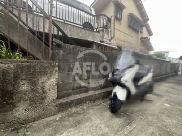 ルクール江坂のその他共用部分|バイク置き場
