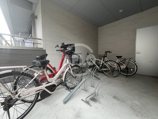 ルクール江坂のその他|駐輪場