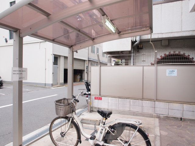 コンソラーレ桜川Ⅴの駐車場