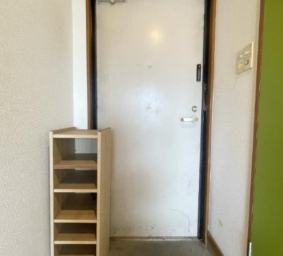 メゾンカワイの玄関