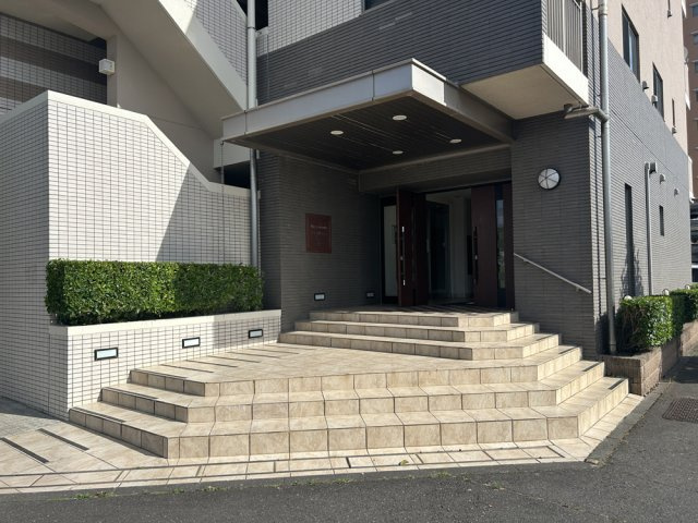 ミオカステーロひたち野うしくのエントランス