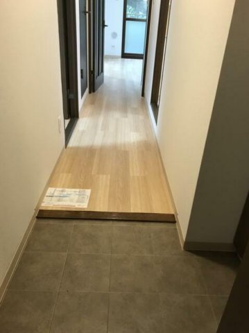 マイコート稲城の玄関