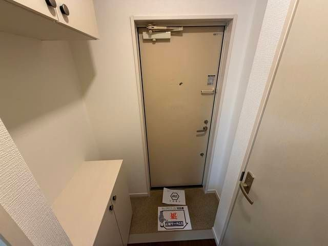 ローデア西麻布の玄関