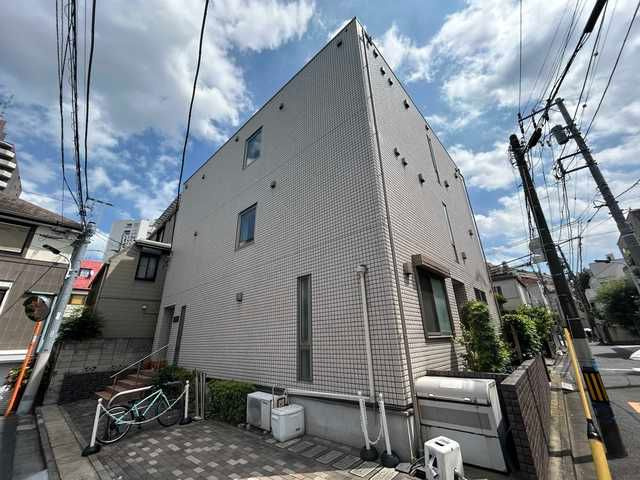 ローデア西麻布のエントランス