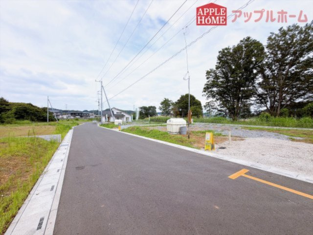 [新築住宅] 比企郡滑川町月輪 第3期 全2棟の前面道路含む現地写真