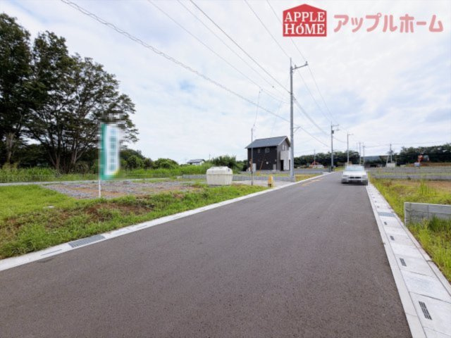 [新築住宅] 比企郡滑川町月輪 第3期 全2棟の前面道路含む現地写真