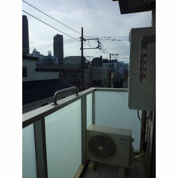 Y’s Terrace（ワイズテラス）のバルコニー