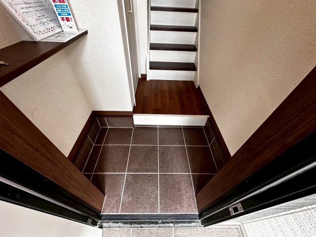 メゾンソレイユ　エストの玄関