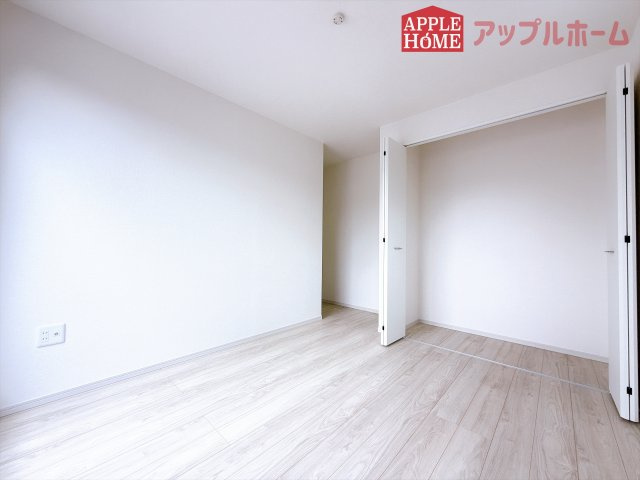 [新築住宅] 鶴ヶ島市富士見 3期 全2棟の洋室|２階居室は全室収納あり！たっぷりある収納活用でお部屋もキレイを保てます♪