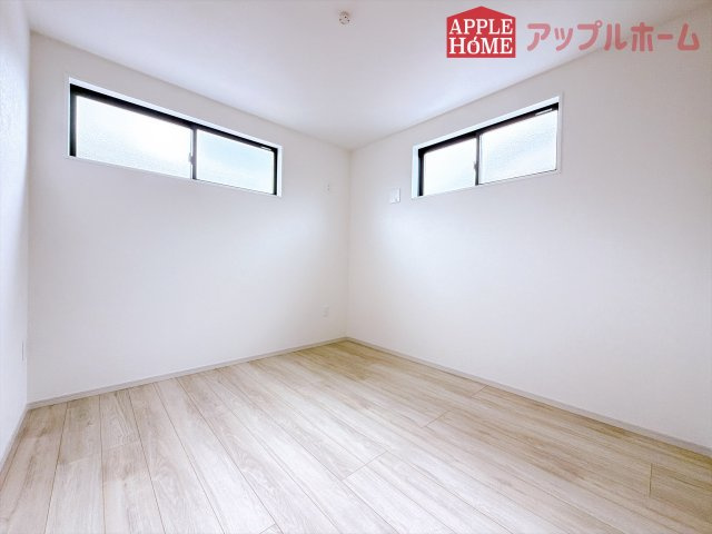 [新築住宅] 鶴ヶ島市富士見 3期 全2棟の洋室|２階居室は全室収納あり！たっぷりある収納活用でお部屋もキレイを保てます♪