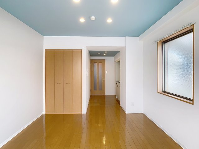 ユアコート駅南の洋室