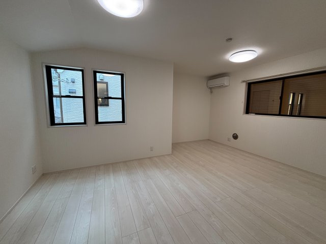 東京都葛飾区西新小岩5丁目新築戸建　A棟の居間・リビング