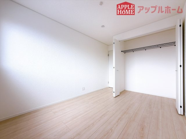 [新築住宅] 鶴ヶ島市中新田 第6 全1棟の洋室|２階居室は全室収納あり！たっぷりある収納活用でお部屋もキレイを保てます♪