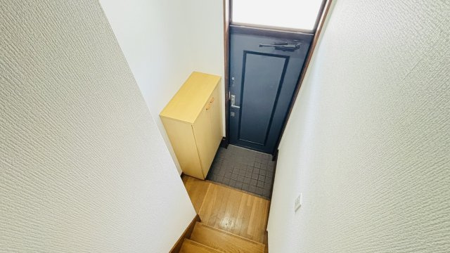 メモリープラザ吉松B棟の玄関