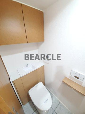 【トイレ】 | リーガル京都二条城北 | 落ち着いた色調のトイレです