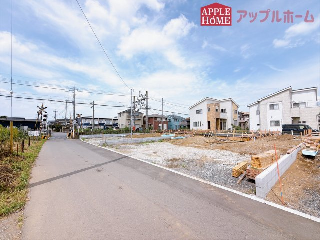 [新築住宅] 坂戸市浅羽 第1 全3棟の前面道路含む現地写真