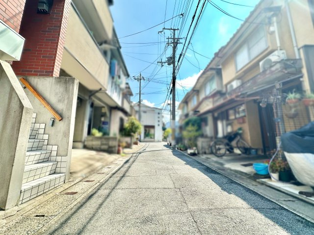 【前面道路含む現地写真】の画像