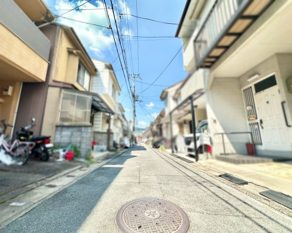 【前面道路含む現地写真】の画像