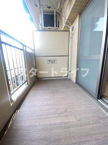 大阪市淀川区三国本町１丁目の賃貸マンションのバルコニー