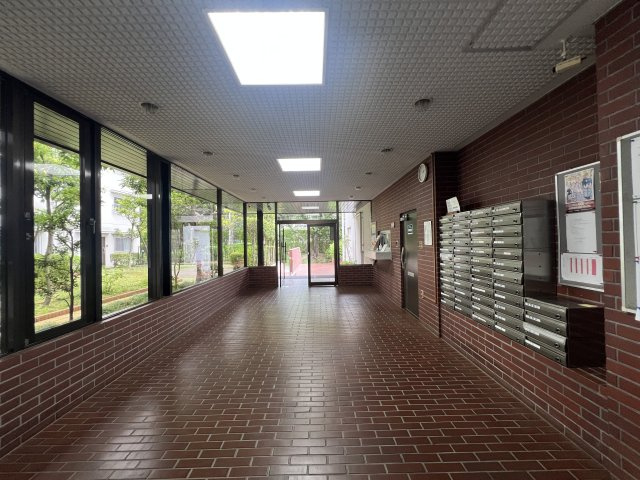 最寄り駅は大倉山。新横浜駅も徒歩圏内！ドンキに関してはもはや庭！急遽必要なものも結構な確率で揃えられる強～い味方♪アイス溶けずに持って帰れます☆な【リフォーム／藤和大倉山コープ】のその他共用部分
