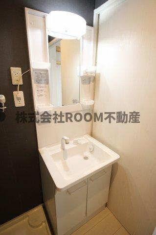 RIROアパートの独立洗面台