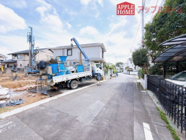 [新築住宅] 坂戸市清水町 全1棟の前面道路含む現地写真