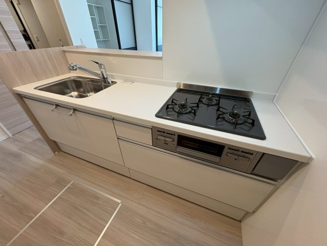NIGAWA RESIDENCE Ⅱのキッチン|※建築中の為、実際のお部屋と仕様が異なるケースがございます。