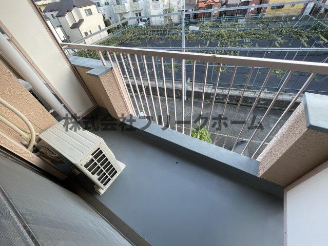 三鷹市井の頭１丁目の賃貸マンションのバルコニー