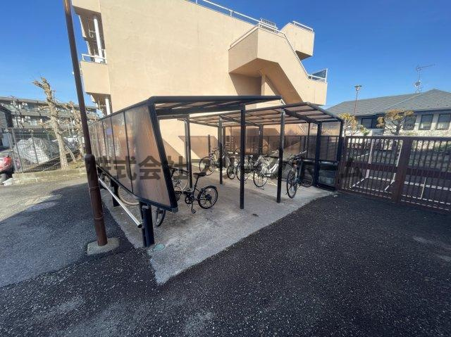 三鷹市井の頭１丁目の賃貸マンションの駐車場