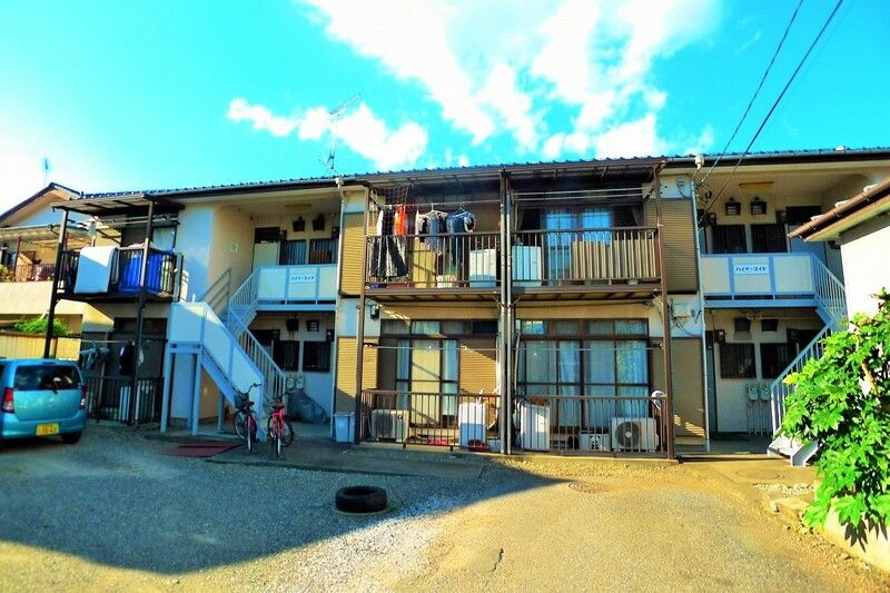 東村山市青葉町３丁目のアパートの外観
