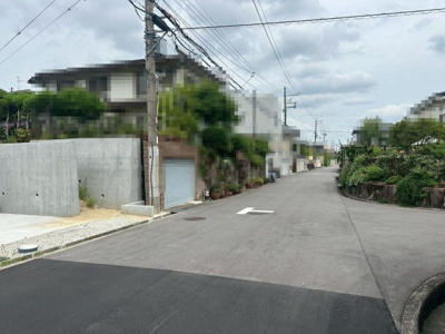 【前面道路含む現地写真】 | 赤坂台9期　新築分譲住宅 | 【TVモニターインターホン】急な来客時も外の様子が見えて安心ですね！