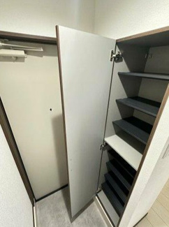【玄関】 | 同施工タイプ　玄関シューズボックスあり