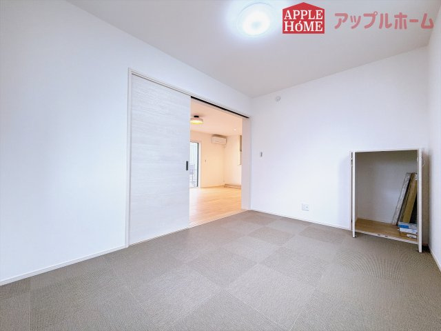 [新築住宅] 熊谷市玉井南2丁目の洋室|収納もついています♪