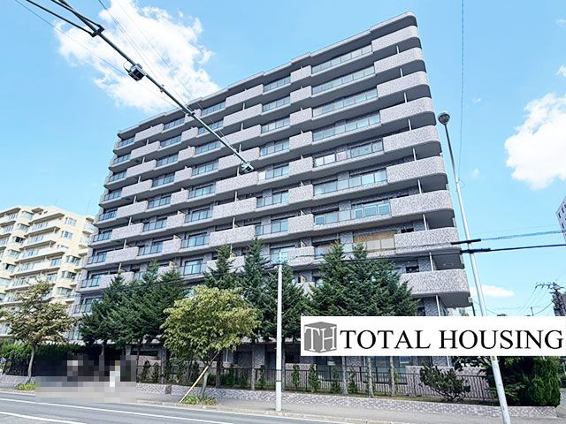 【外観】 | アルス旭ヶ丘 | 落ち着いた佇まいが魅力のマンションで、帰宅するたびにほっとする安らぎが感じられます。高級感と清潔感が漂う外観が、暮らしに彩りを添えてくれる住まいです。